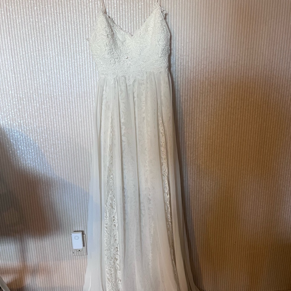 Heartloom Ivory Lace Bridal Gown